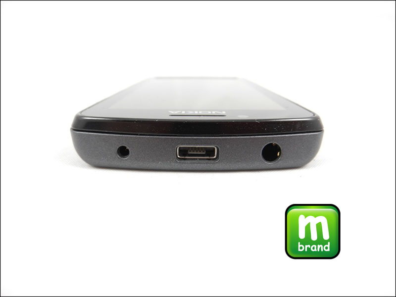 Nokia 700